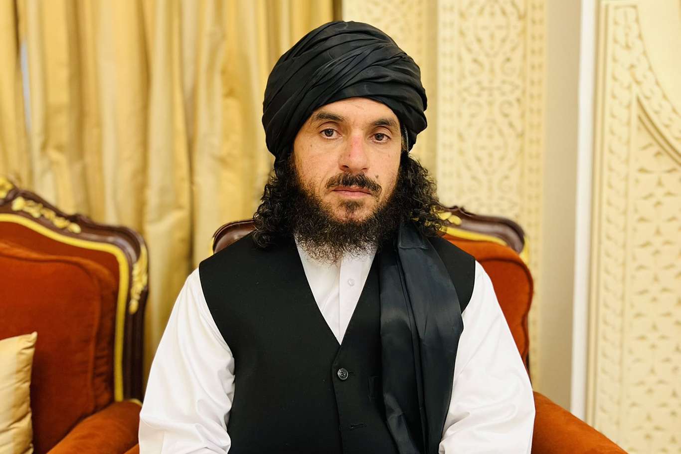 Guantanamo'daki Afgan komutan Afganistan İslam Emirliğinin çabaları sonucu serbest bırakıldı